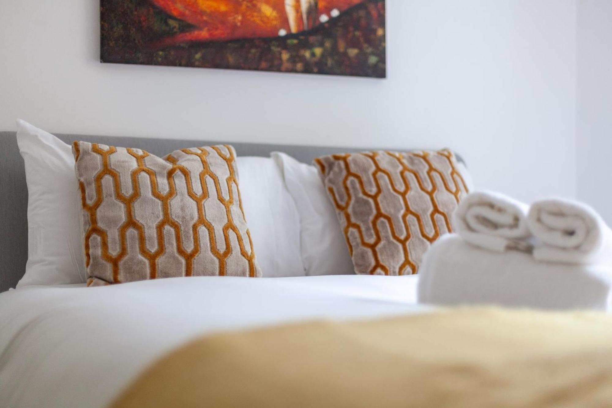 Elegance & Chic Design - 2-bedroom Haven Apartment *