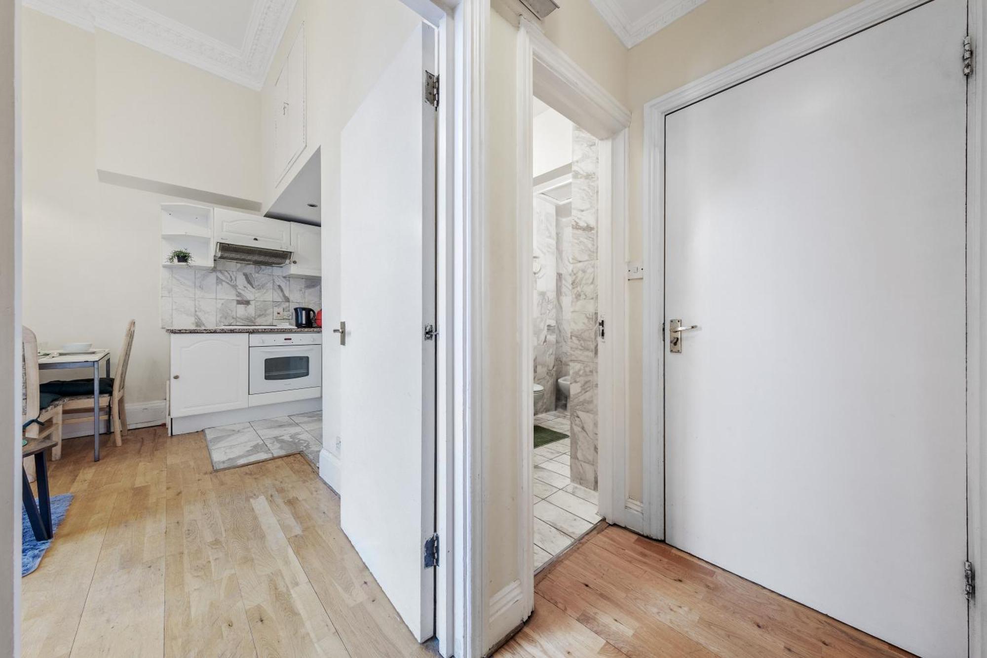 Apartment 205bak