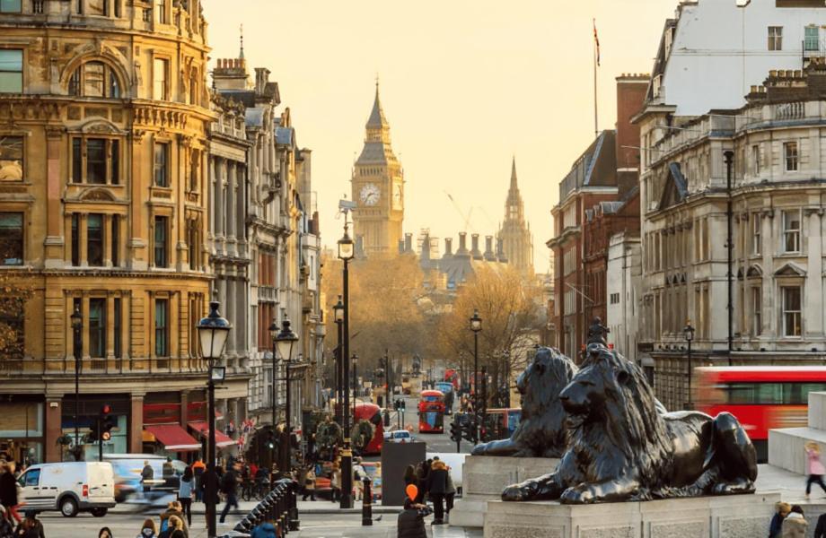 Spacious Refurbished Flat With A Garden Near Tube, Train, Thames And The Center