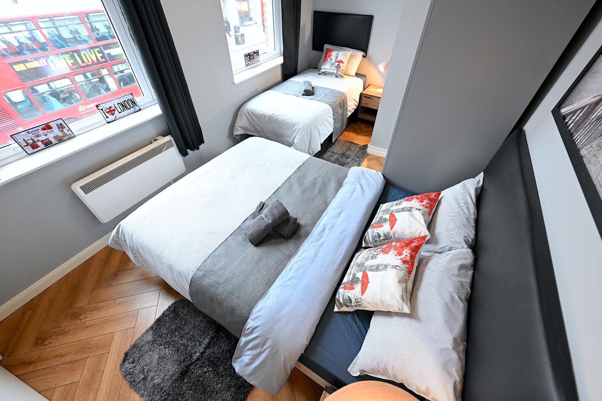 Apartment 1 Bedroom Flat In Wood Piccadilly Line