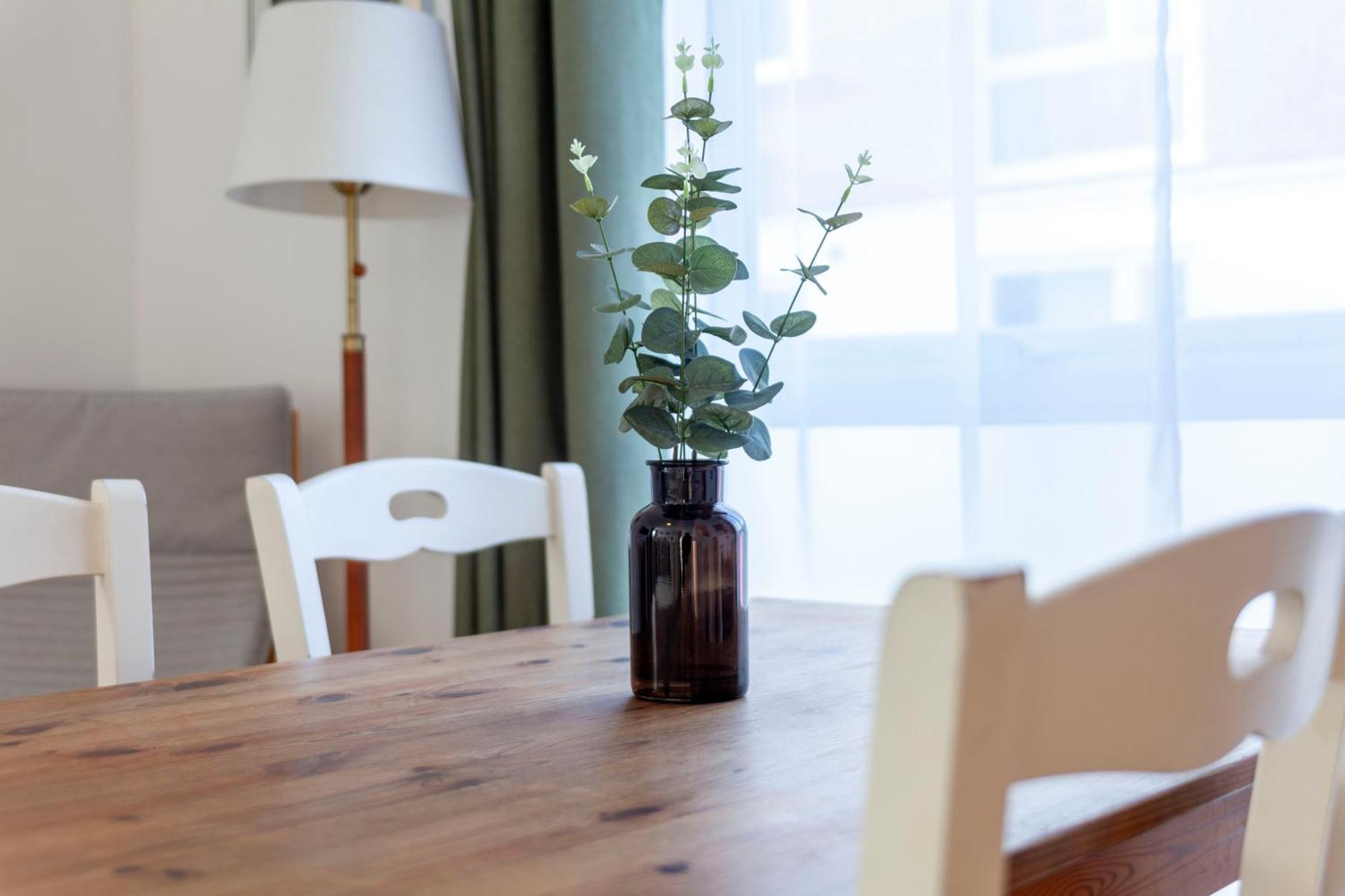 Bright 2br Flat Off Trendy Chiswick High Road * London