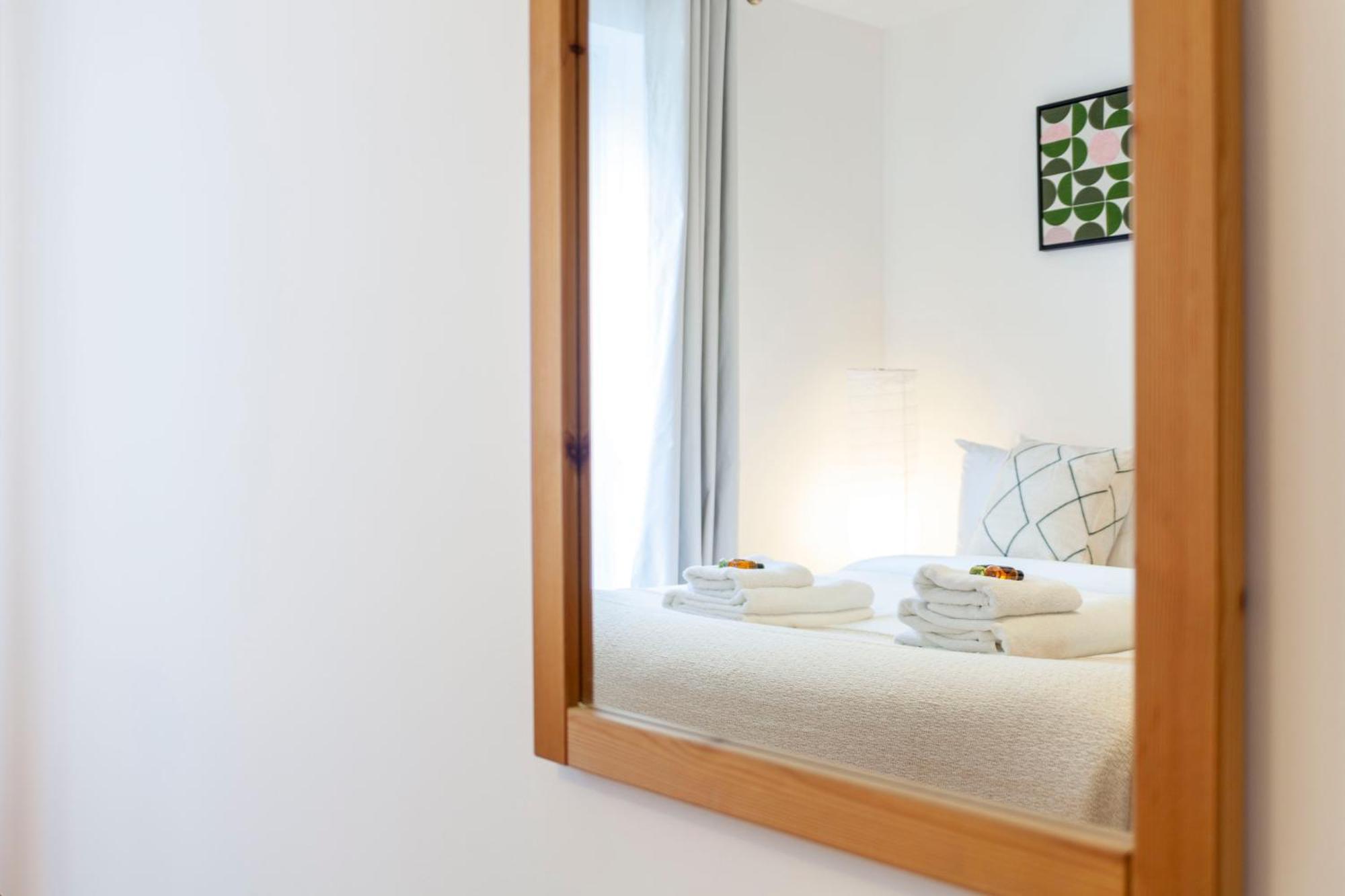 Bright 2br Flat Off Trendy Chiswick High Road