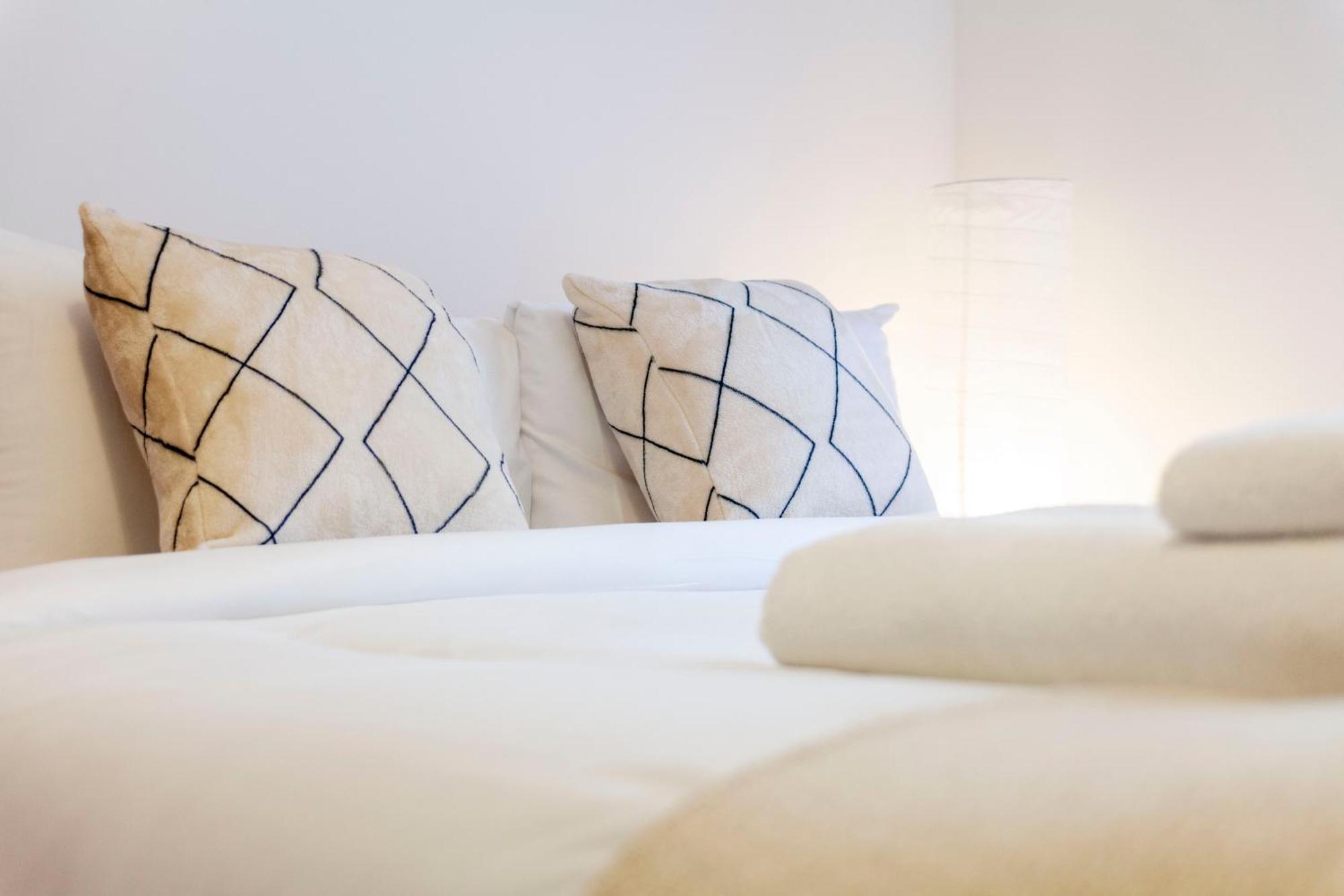 Bright 2br Flat Off Trendy Chiswick High Road * London
