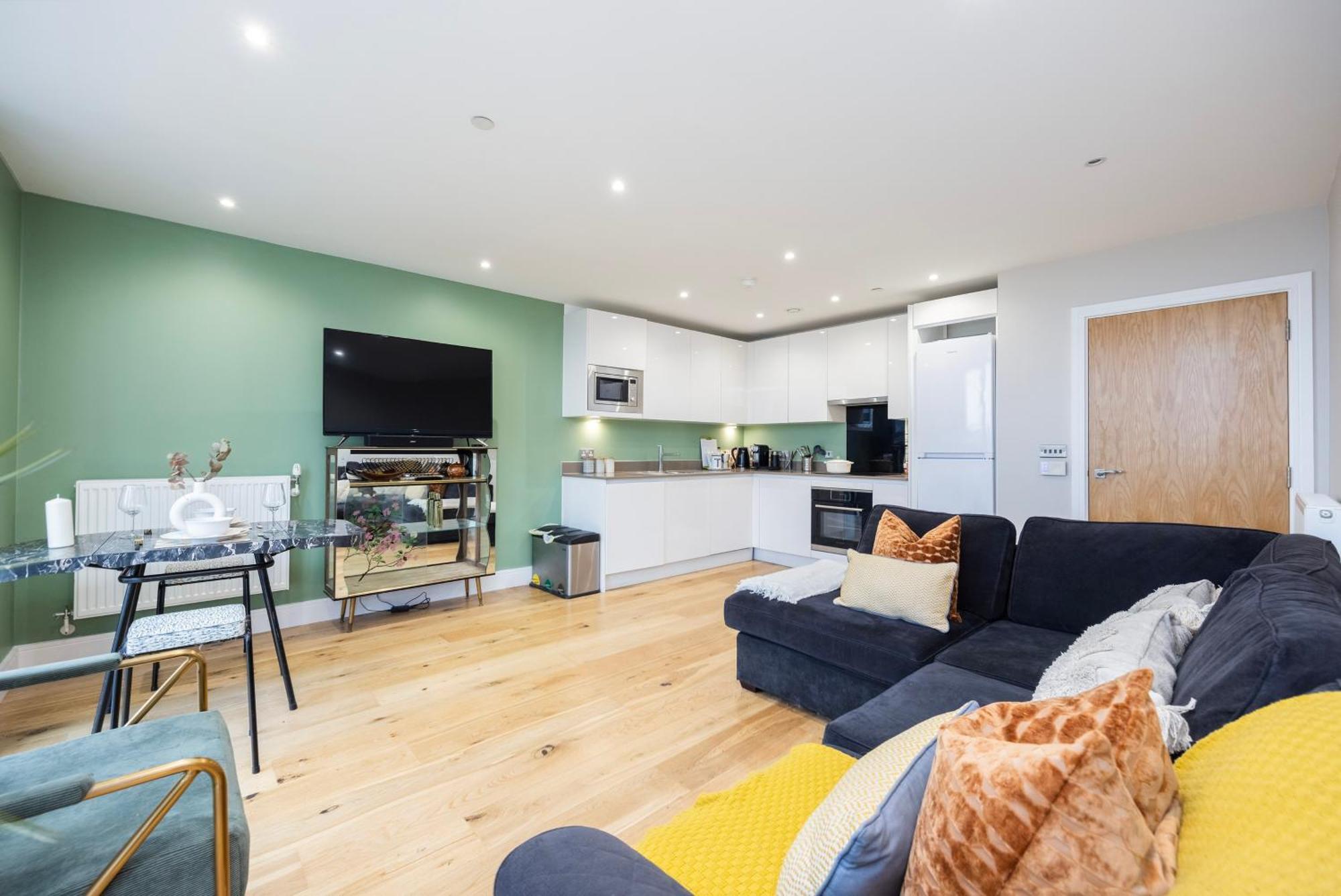 Apartment Luxury 1 Bedroom Near Westfield Stratford - 10 Min Walk *