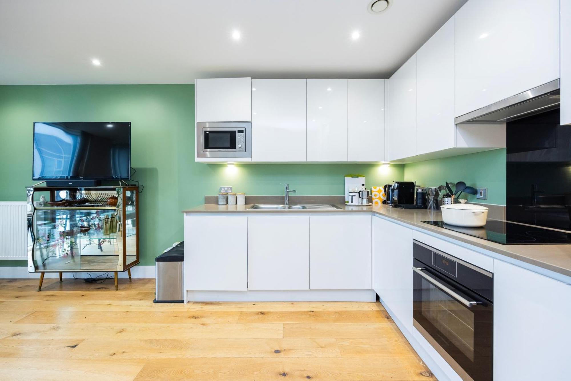 Luxury 1 Bedroom Near Westfield Stratford - 10 Min Walk *