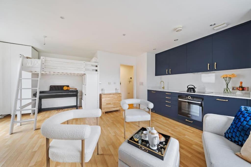 Stylish Central Bolthole London