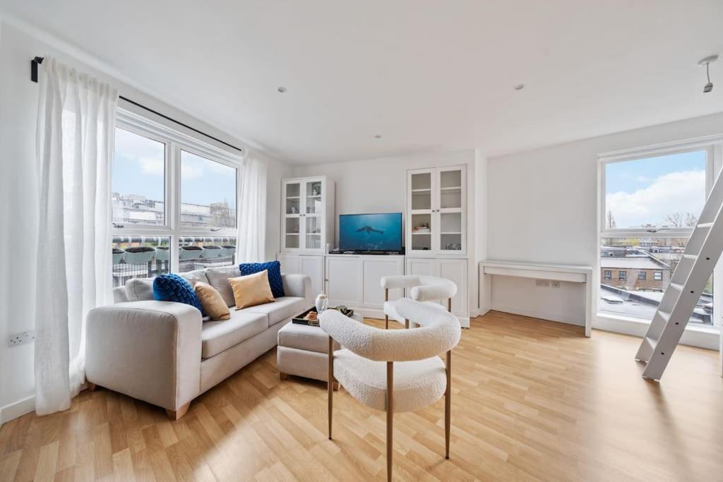 Stylish Central Bolthole Apartment
