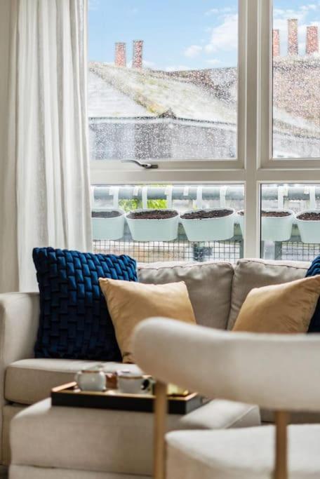 Stylish Central Bolthole Apartment London