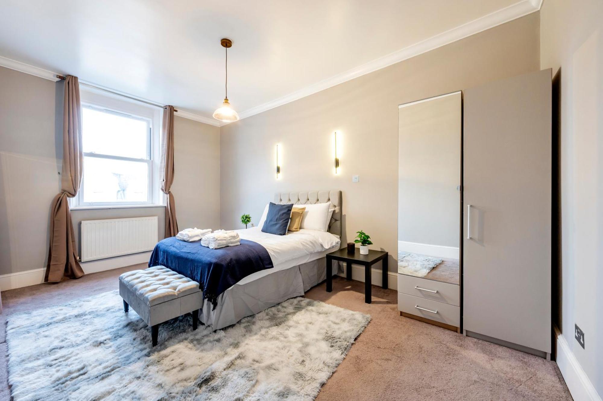 Large 1 Bedroom In Center Of 3 Apartamento Londres