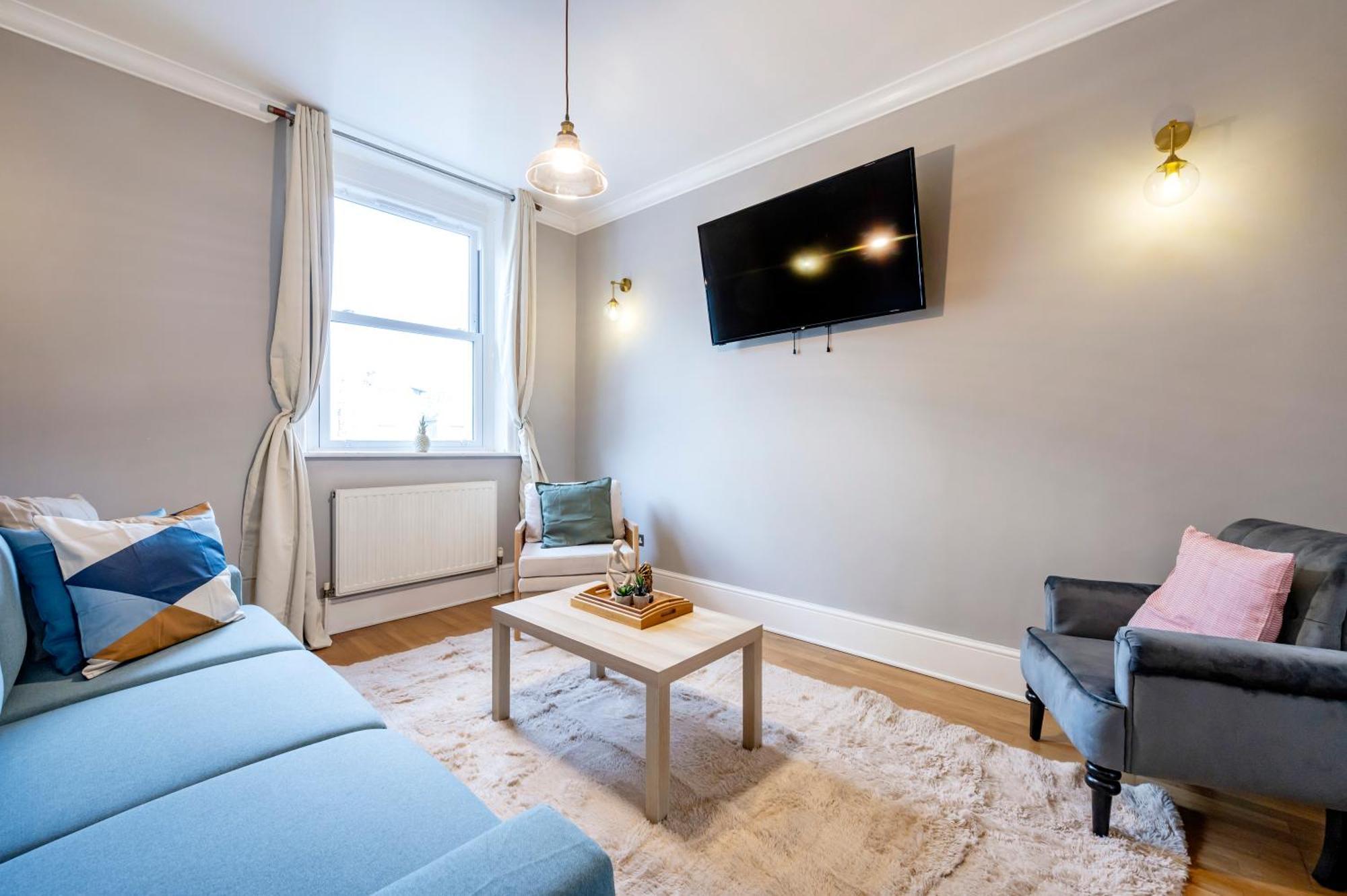 Large 1 Bedroom In Center Of 3 Apartamento *