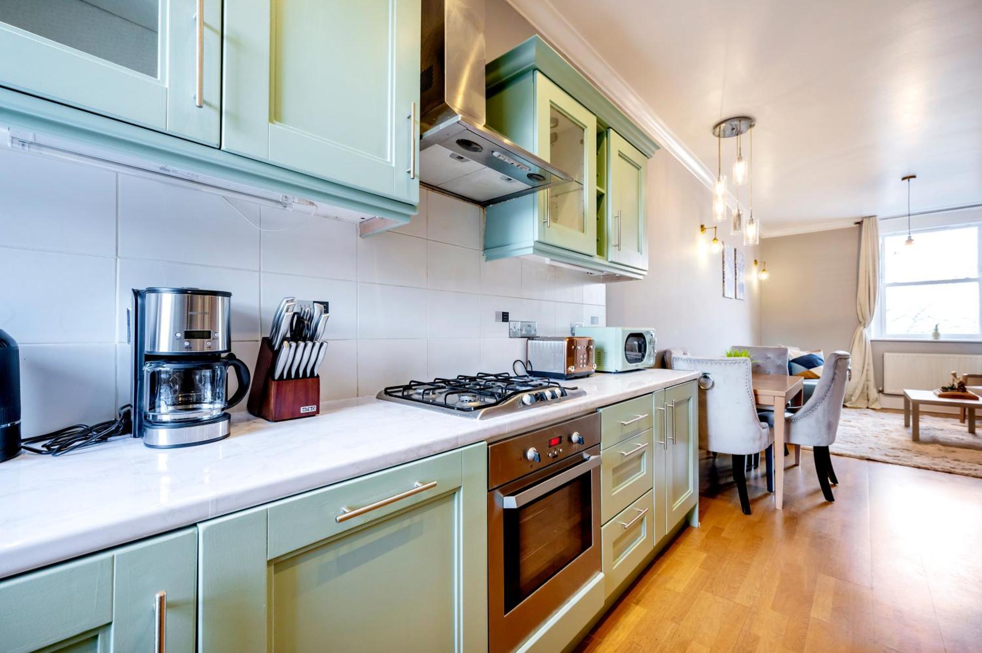 Large 1 Bedroom In Center Of 3 Apartamento *