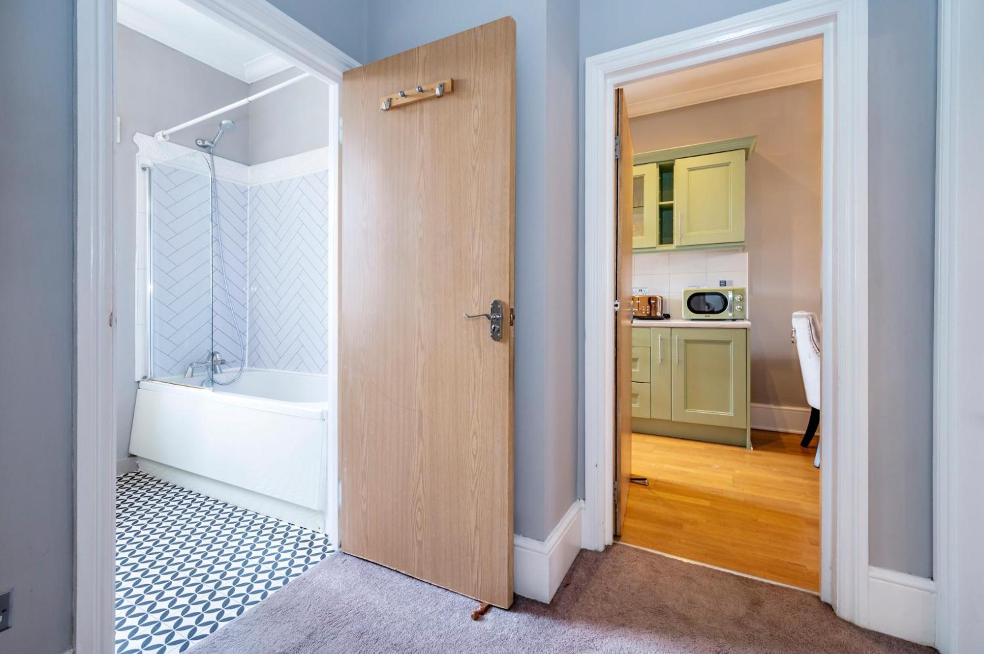 Large 1 Bedroom In Center Of 3 Londres