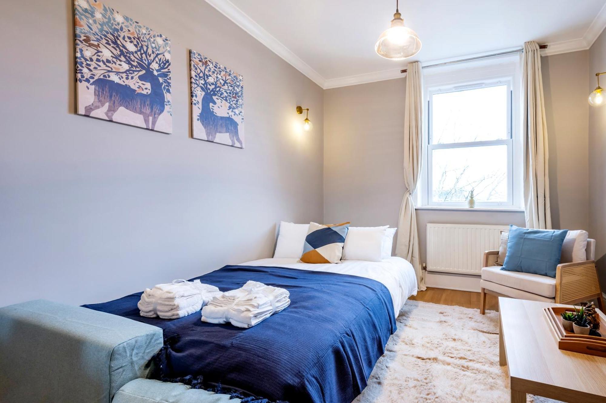 Large 1 Bedroom In Center Of 3 Apartamento