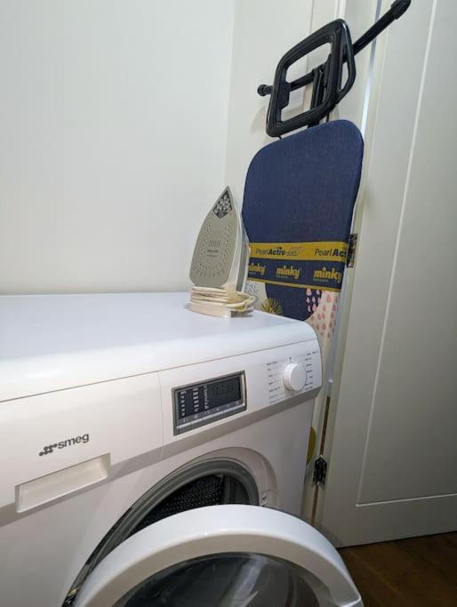 New Lux 1 Or 2 Bed Flats + Car Park + 5min Tube + Fast Wifi * London
