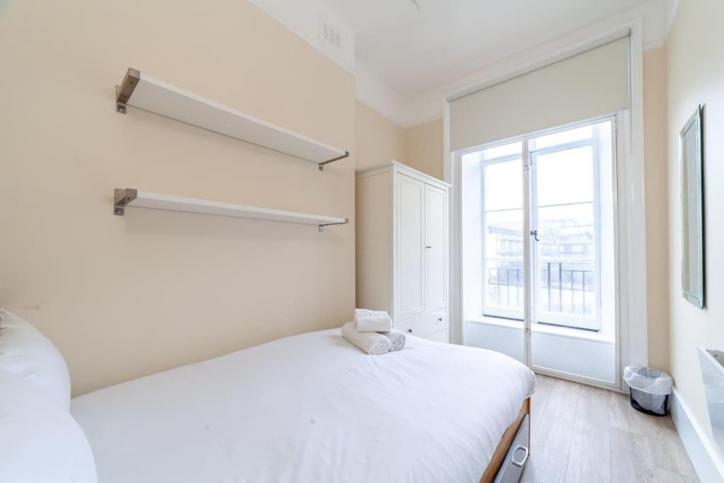 Spacious & 3-bed Flat By Popular Waterloo! * Londres