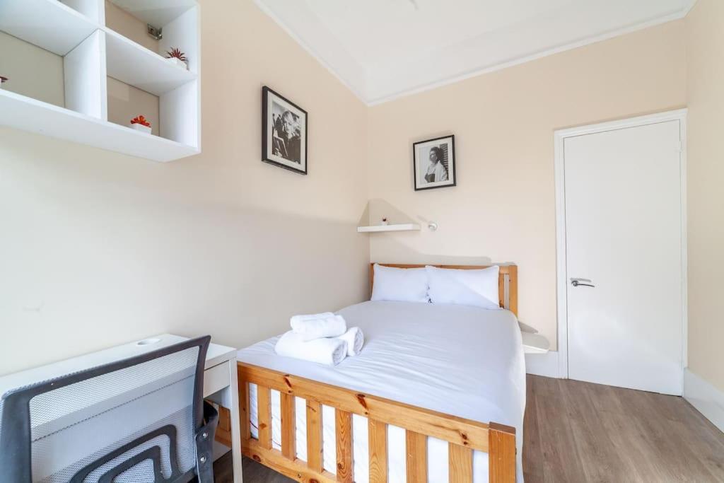 Spacious & 3-bed Flat By Popular Waterloo! Apartamento