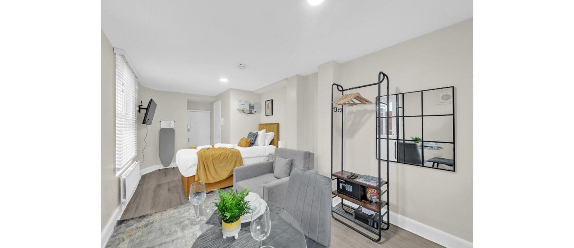 Glimmering Comfort Spacious Studio Apartment *