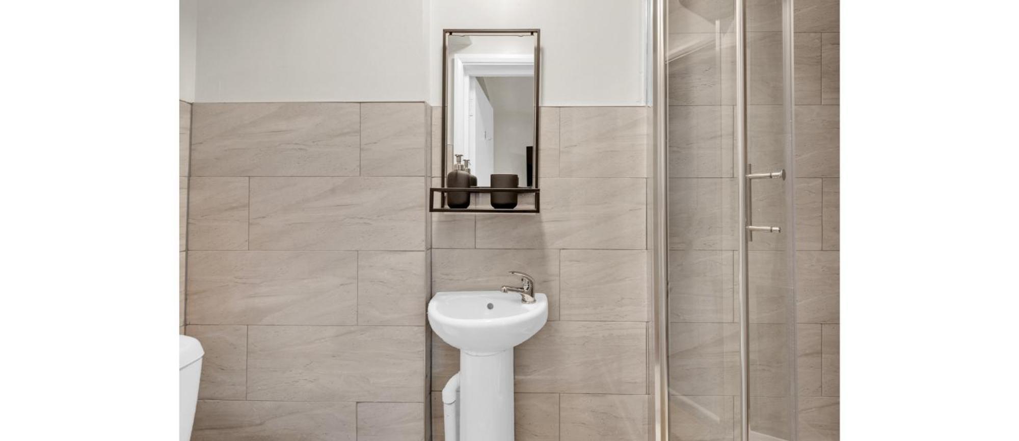 Glimmering Comfort Spacious Studio London