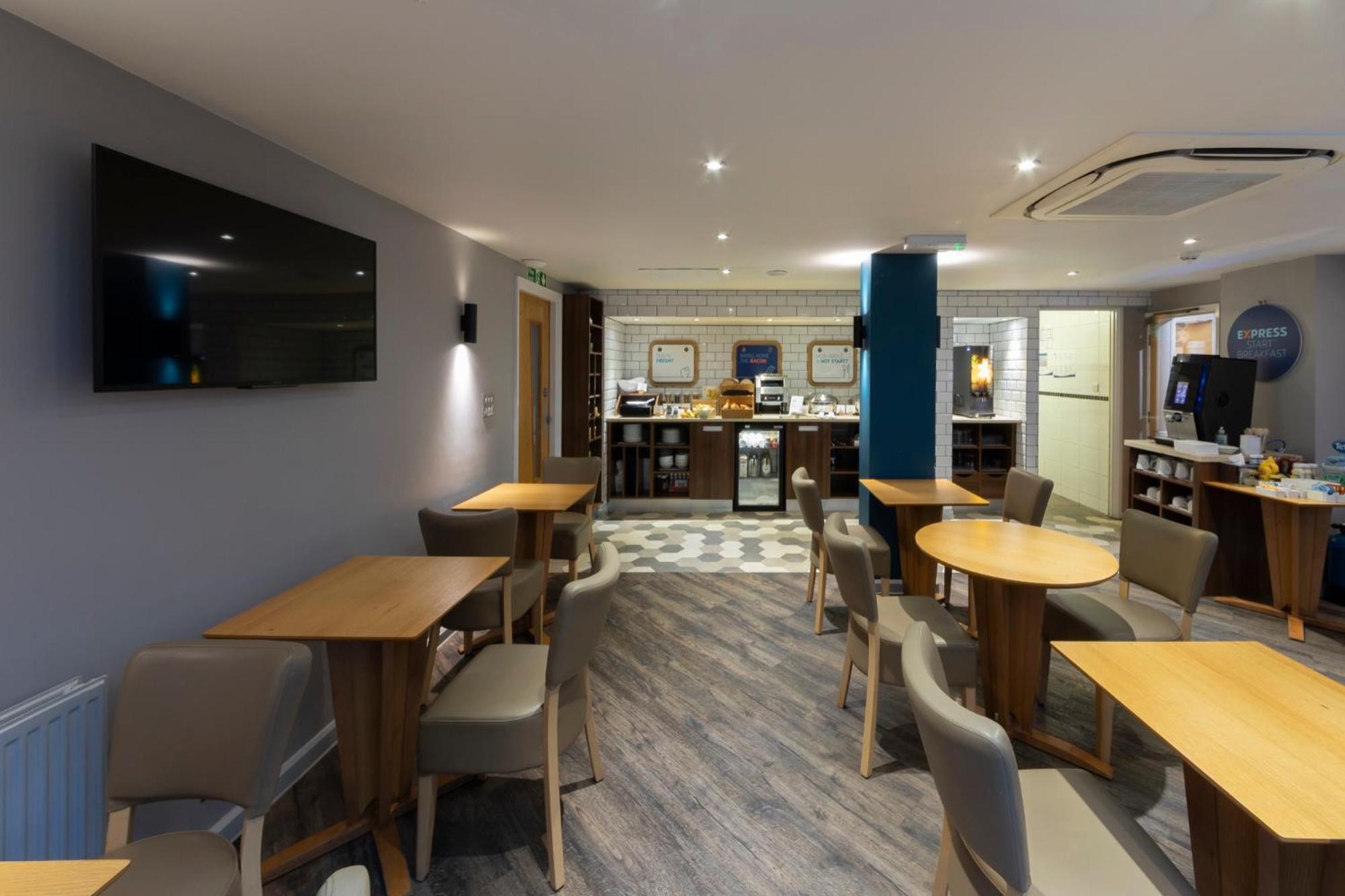 Hotel Express Victoria By Ihg London