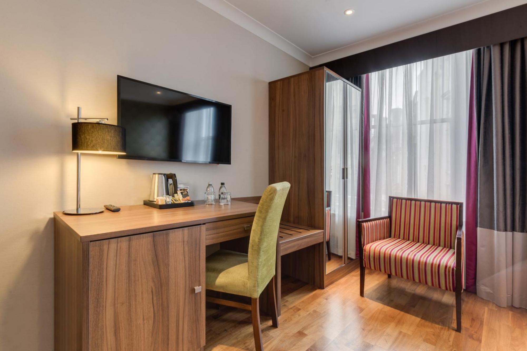 Western Mornington Hyde Park 4* London