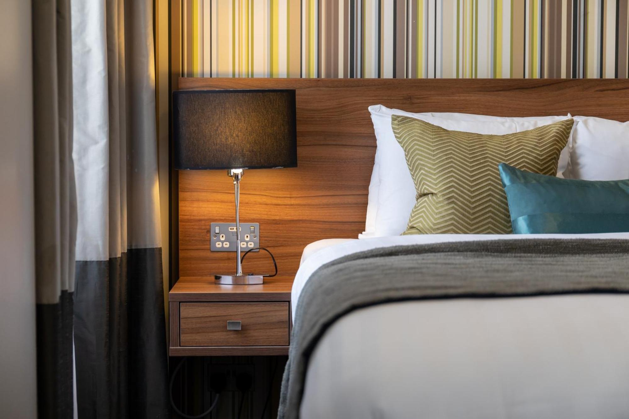 Western Mornington Hyde Park 4*