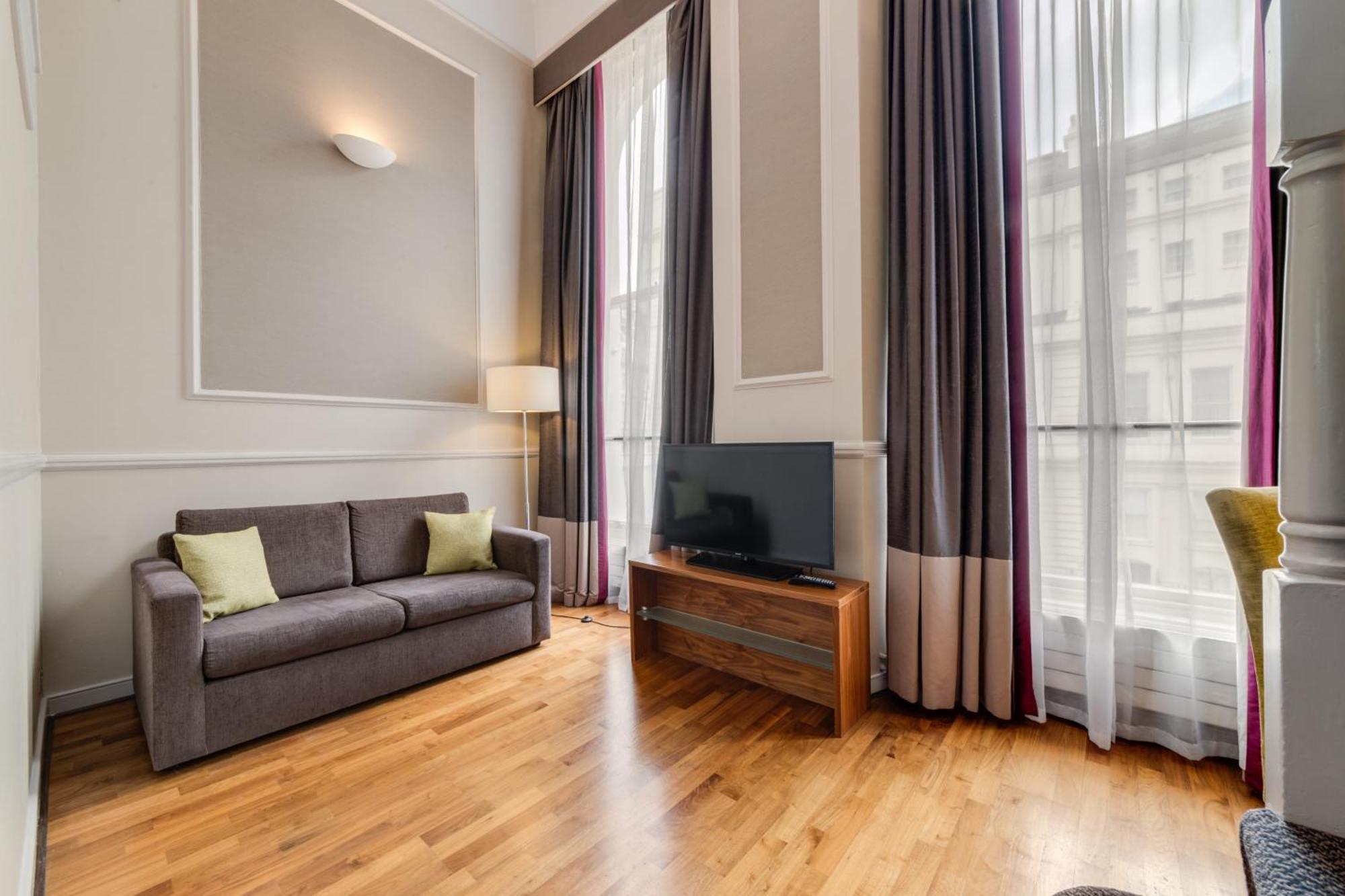 Western Mornington Hyde Park 4*