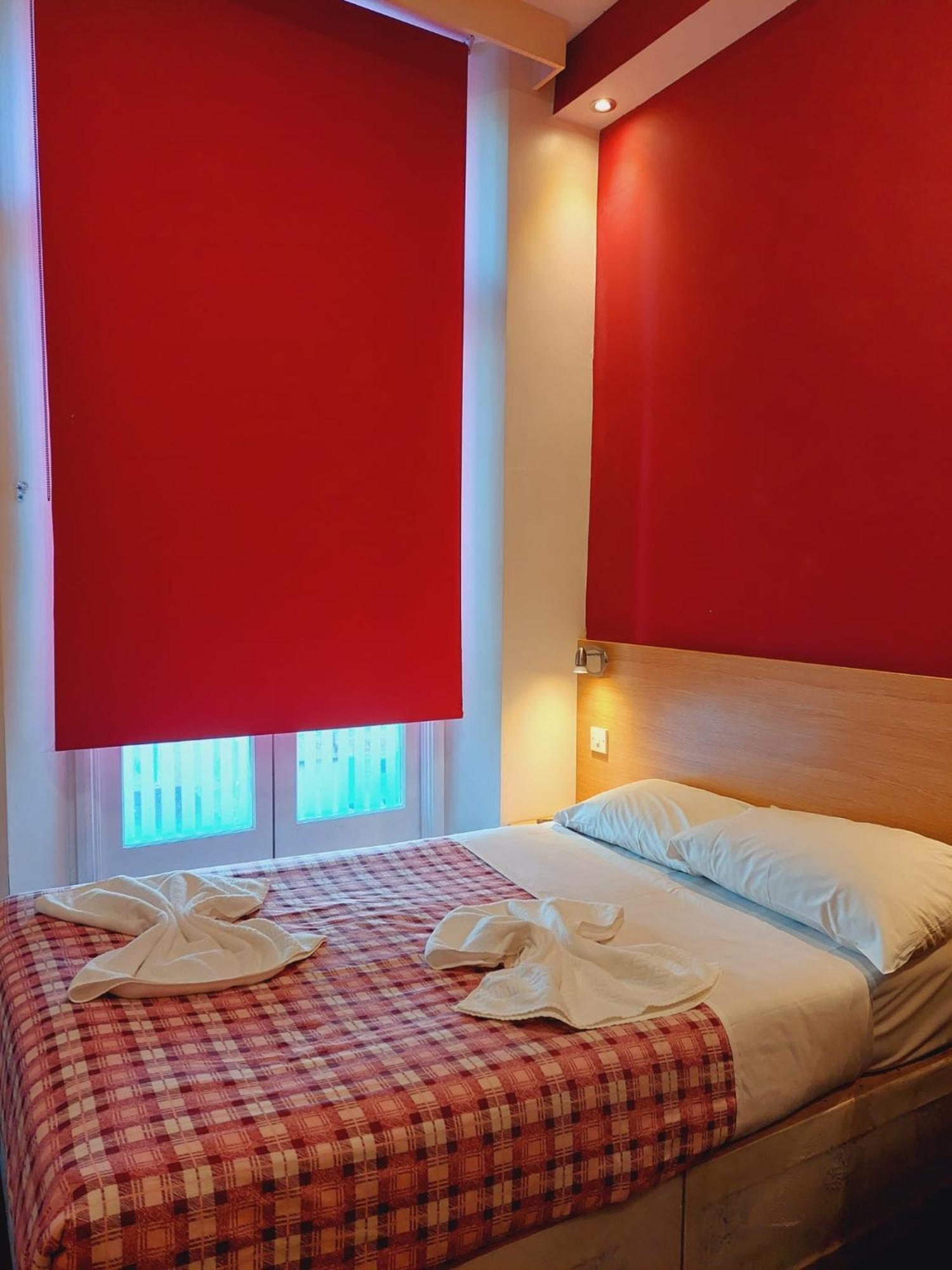Guest house Carlton 2*