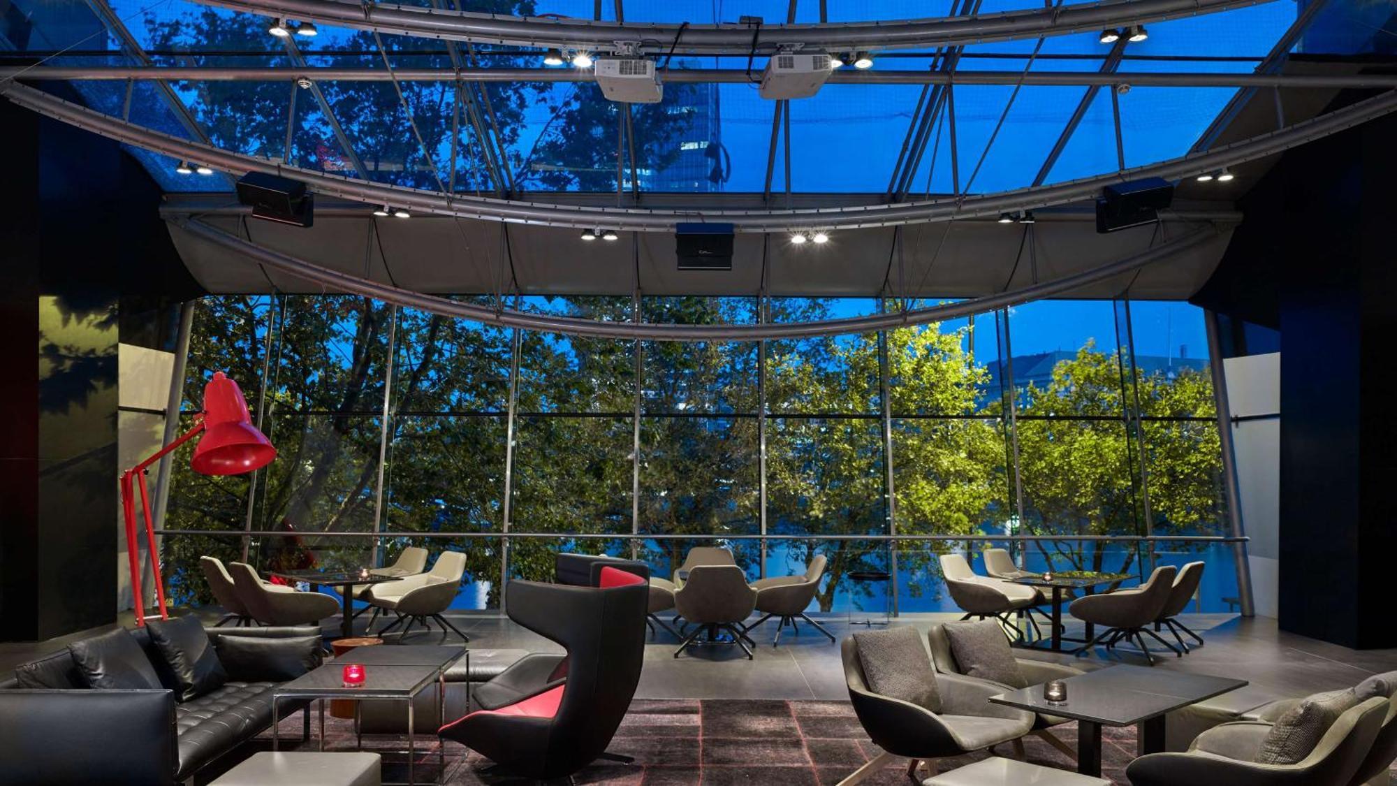 Park Plaza Riverbank Londres