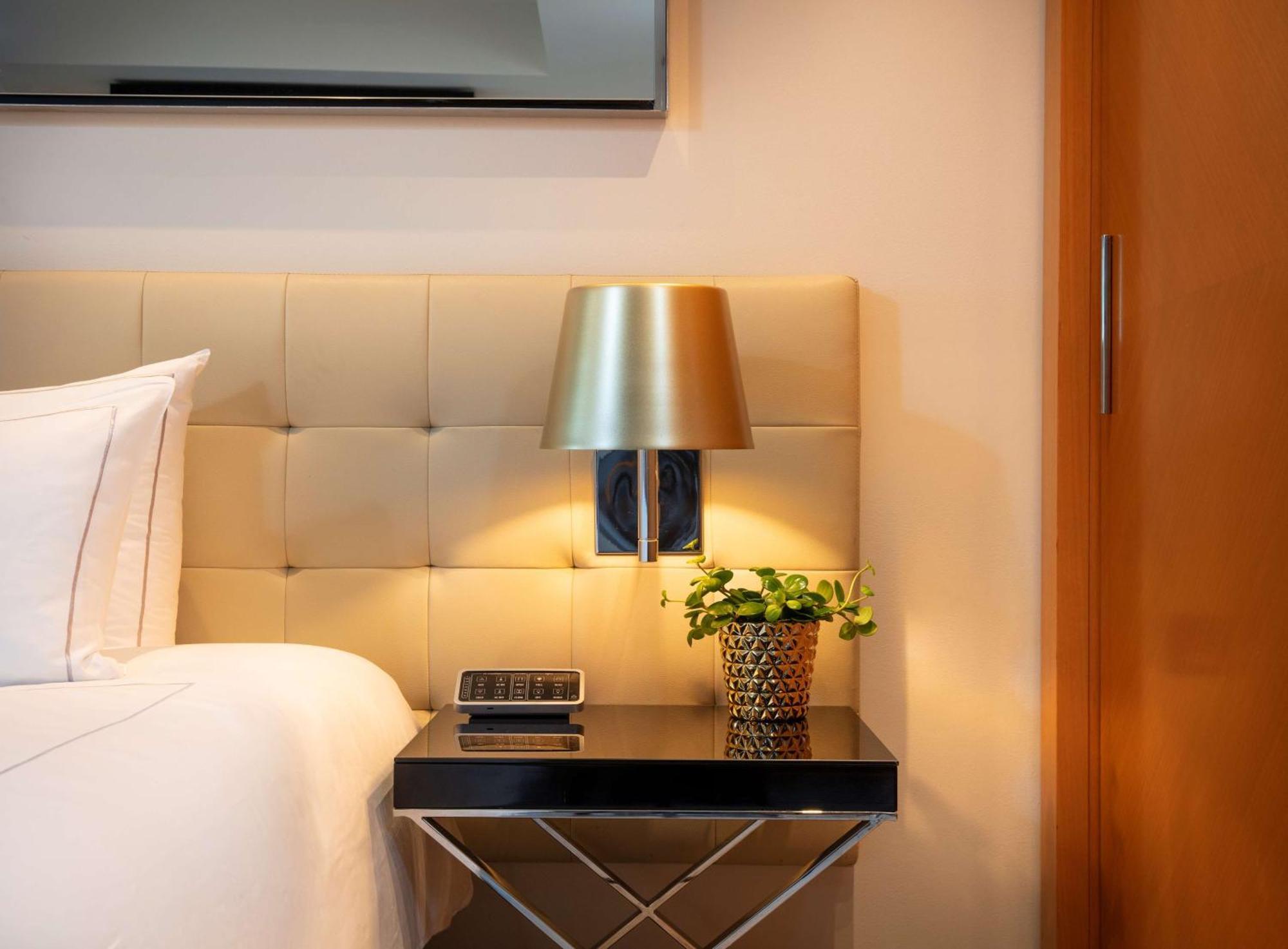 Park Plaza Riverbank Hotel