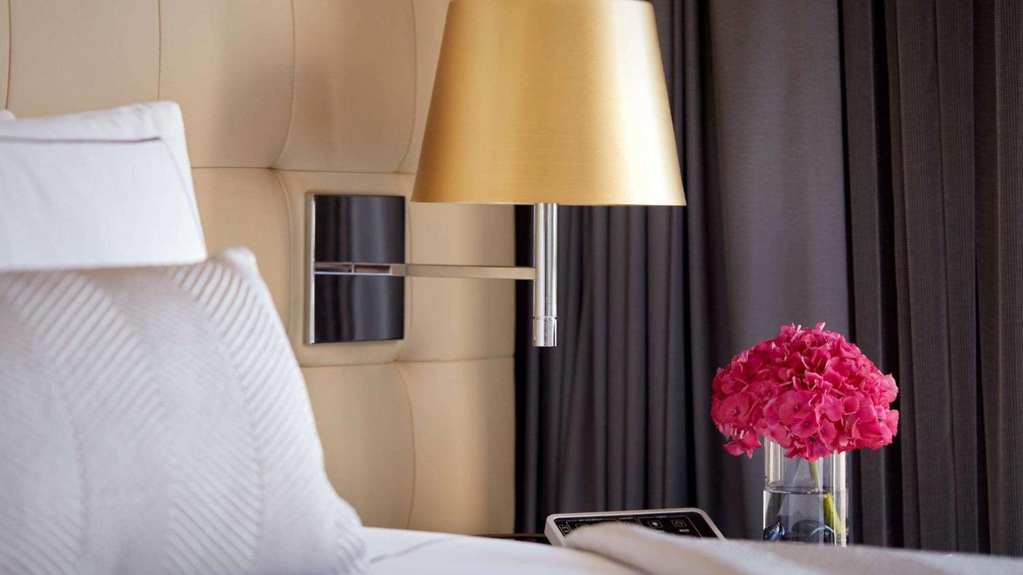 Park Plaza Riverbank 4*