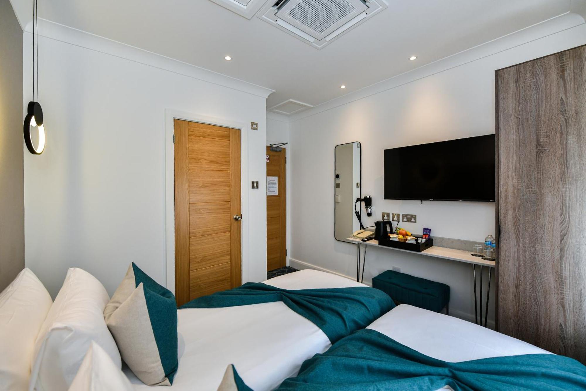 Hotel Queens Park London