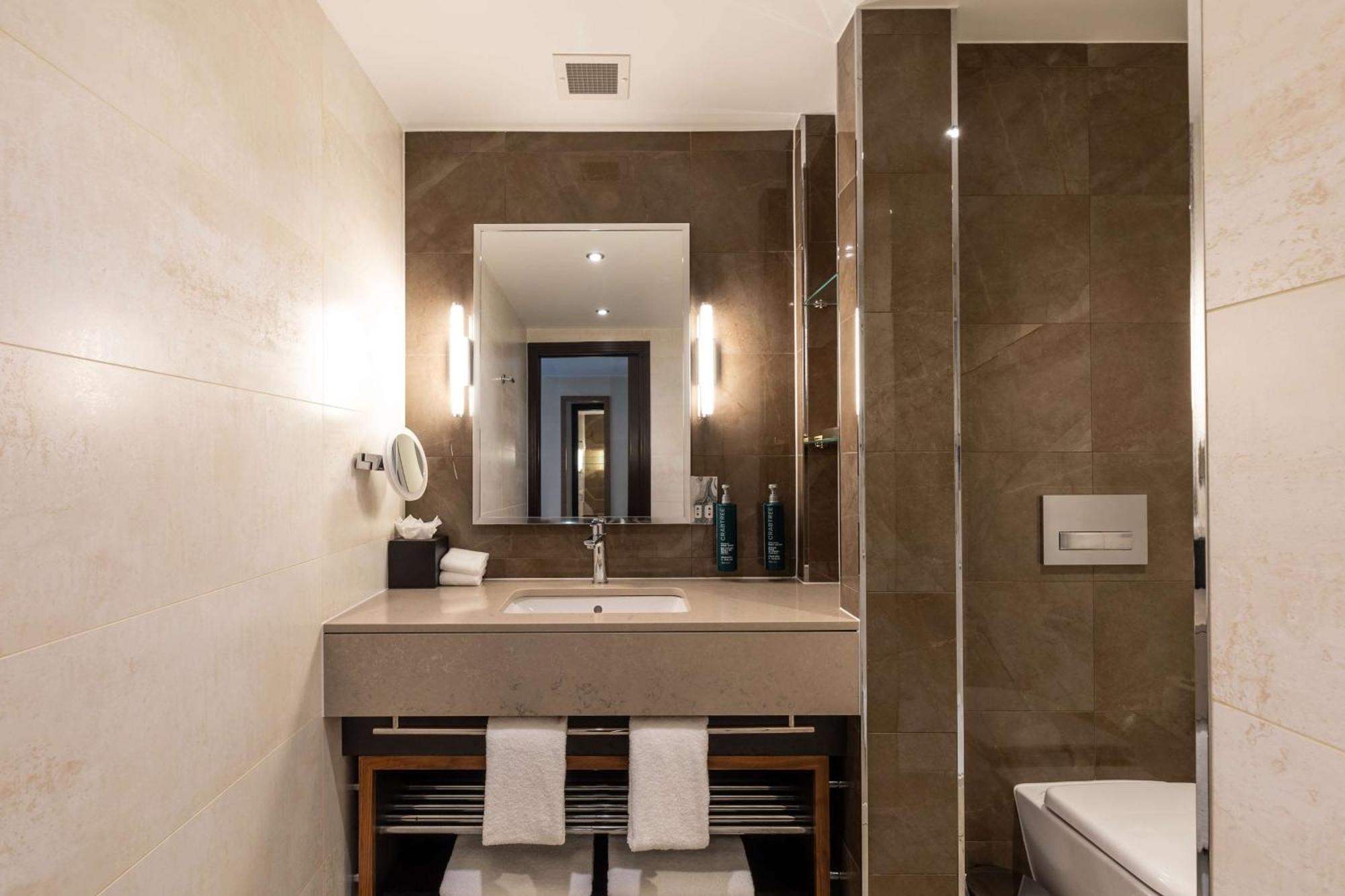 Doubletree By Hilton - West End