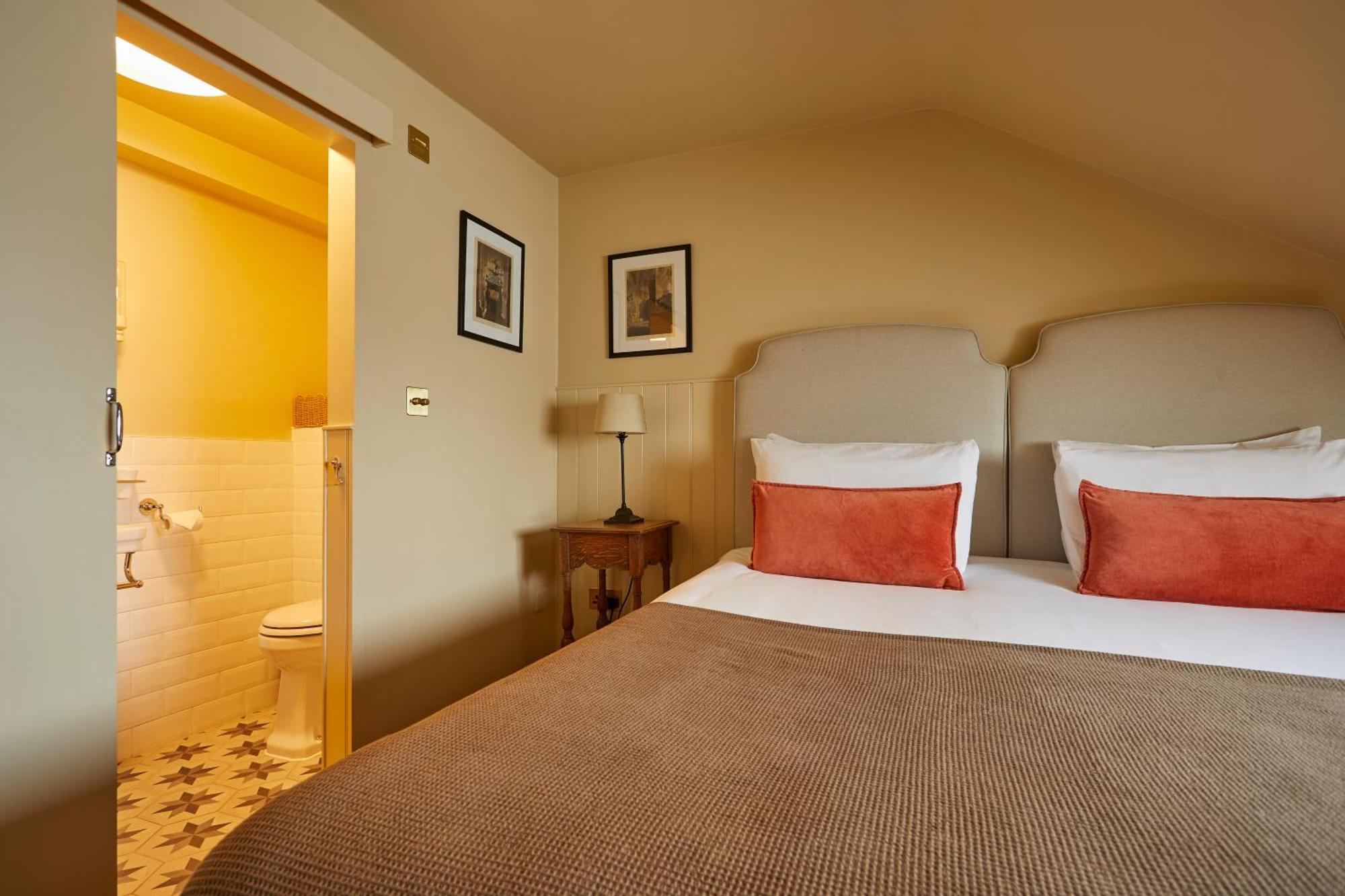 Georgian House Hotel