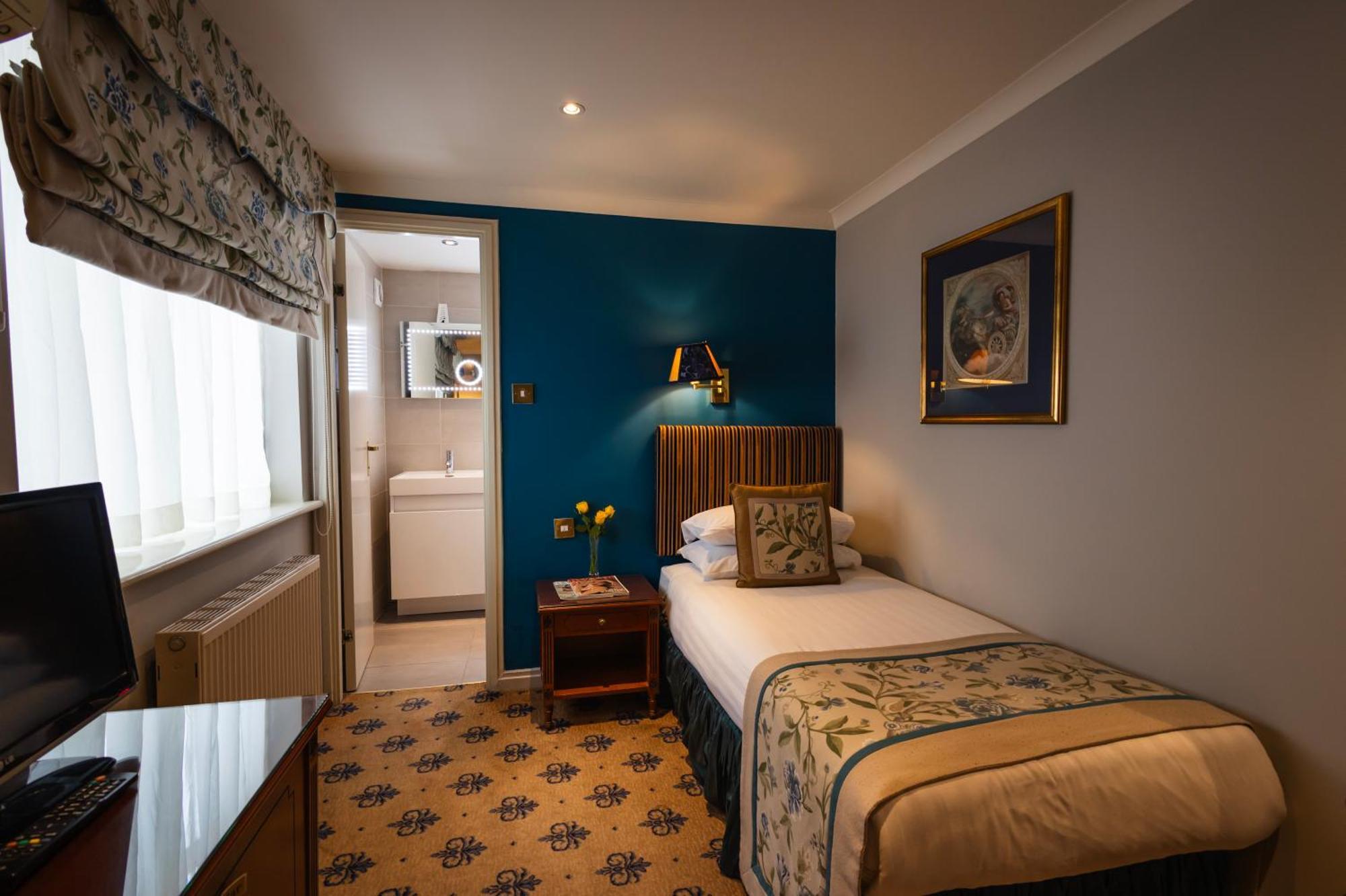 Hotel London Lodge Hotel 3*