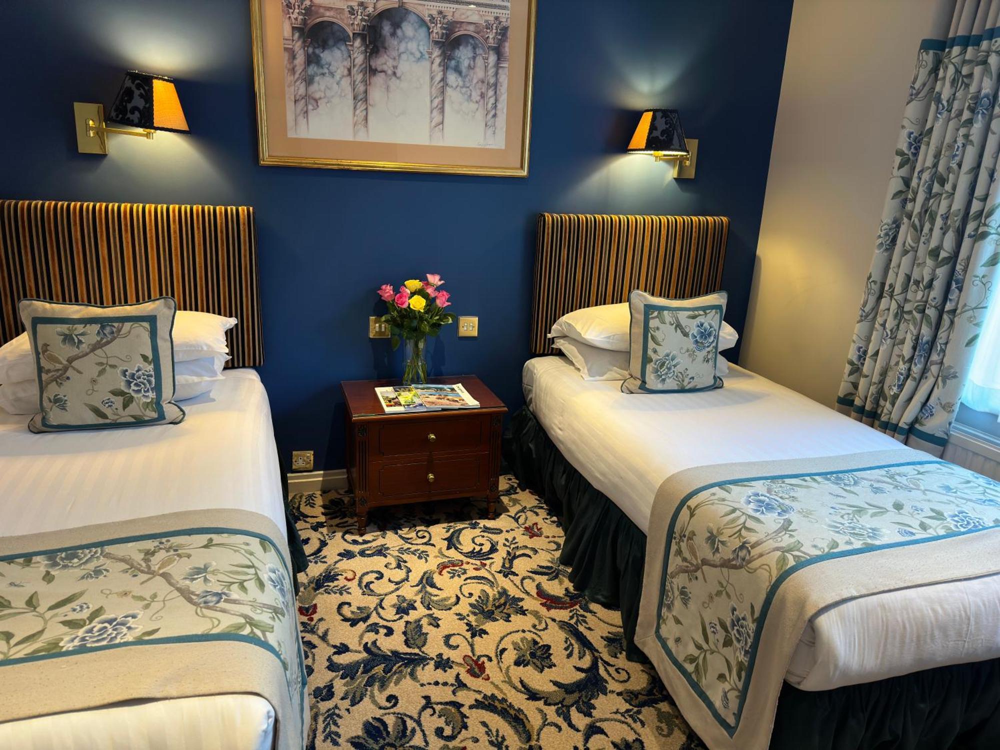 Hotel London Lodge Hotel 3*