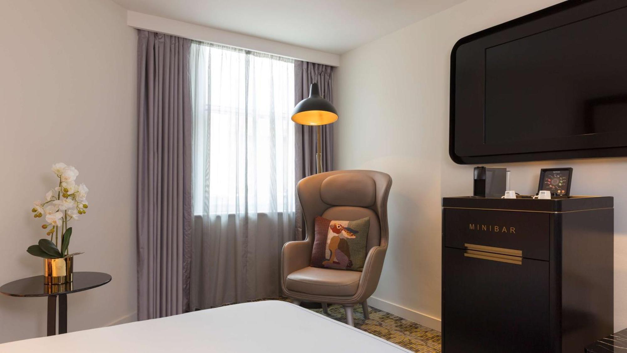 Hotel Holmes 4*