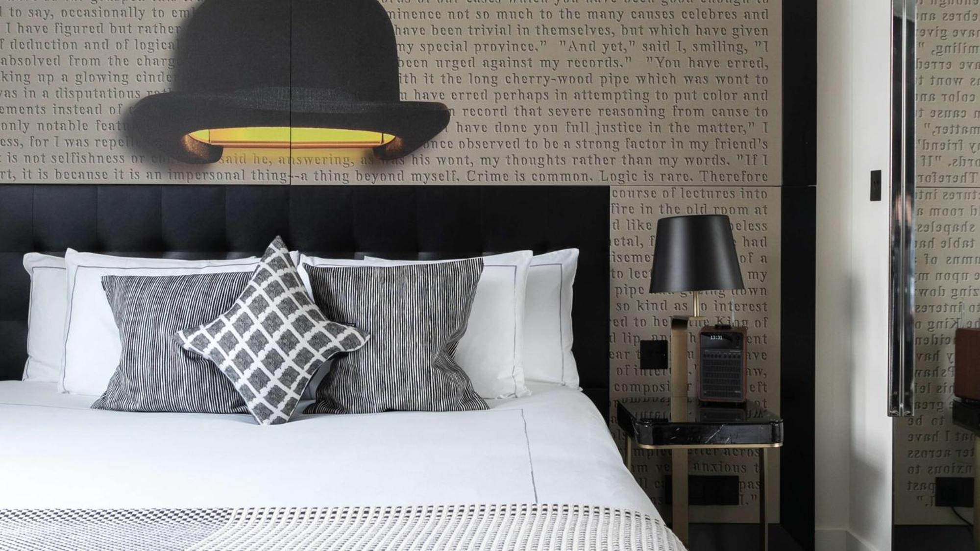 Hotel Holmes 4*
