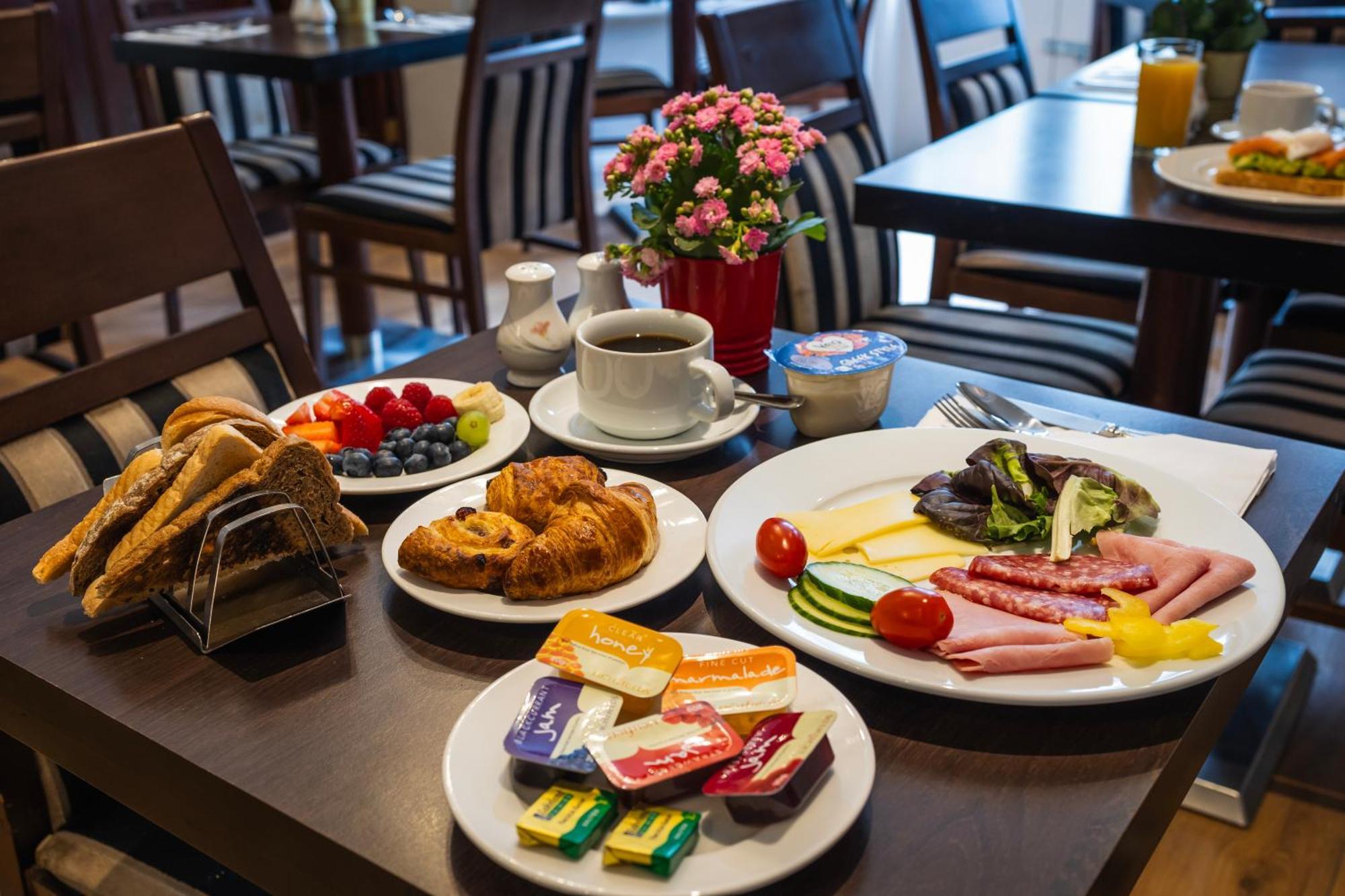 London Lodge Hotel 3*