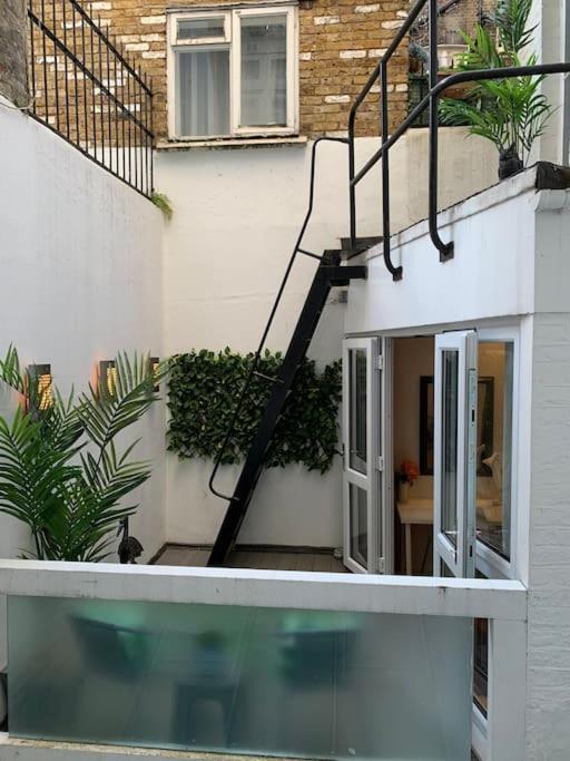 Hyde Park 3bed With Patio As Seen On Tv House Hunters International * London