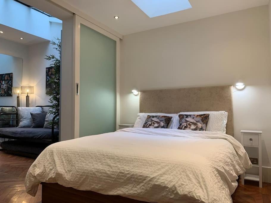 Hyde Park 3bed With Patio As Seen On Tv House Hunters International London