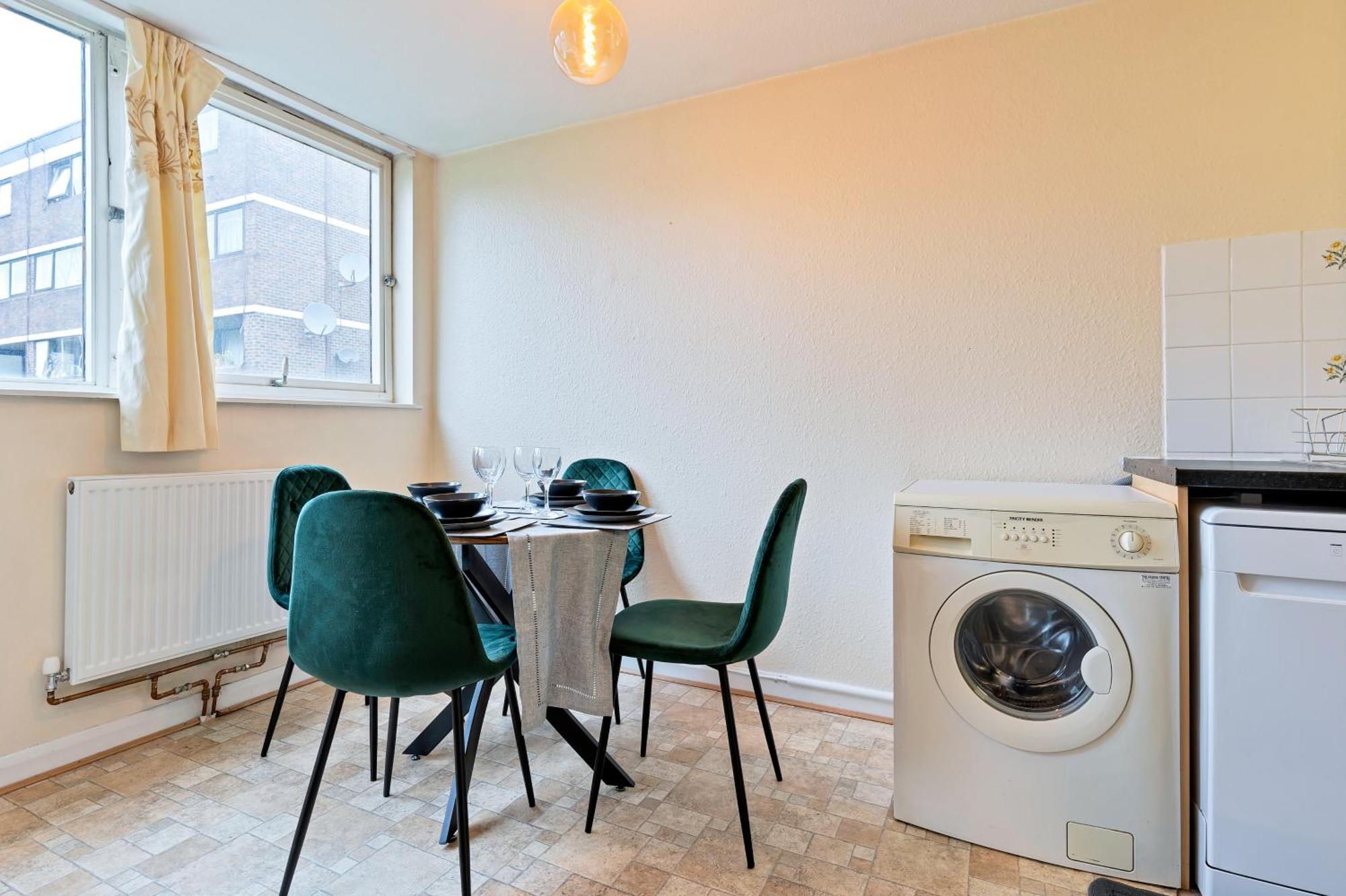 Kensington 3 Bedroom Flat Close2subway * London