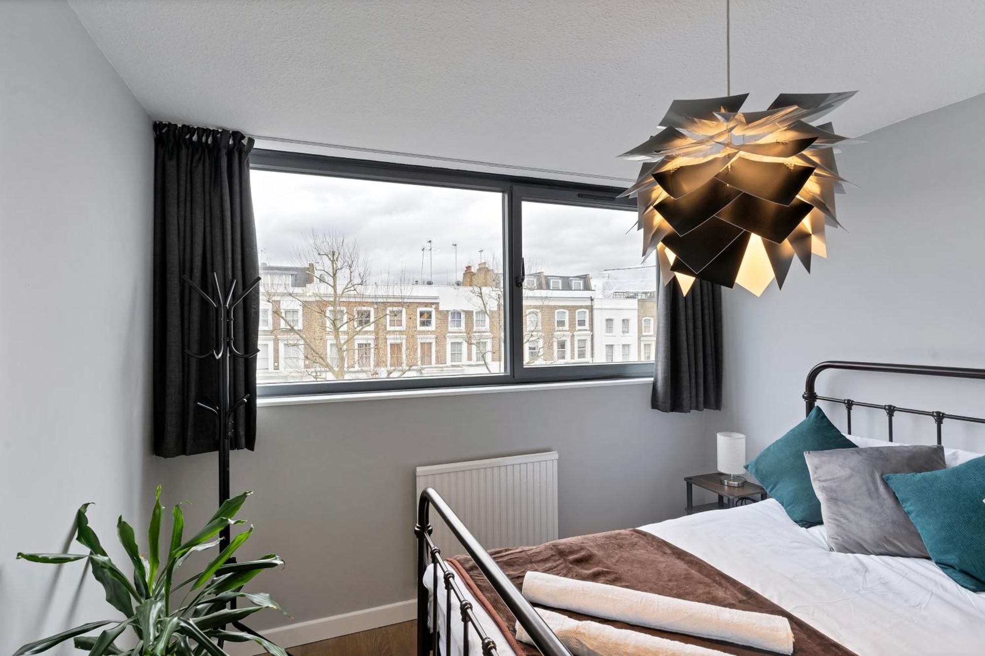Kensington 3 Bedroom Flat Close2subway London