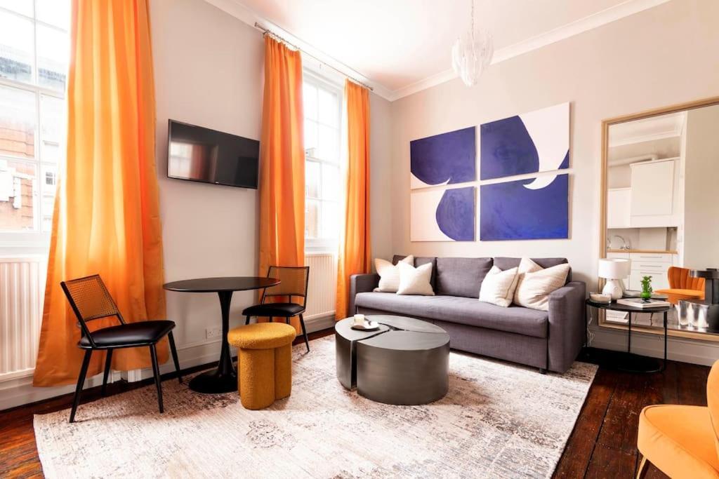 Stylish Flat * London