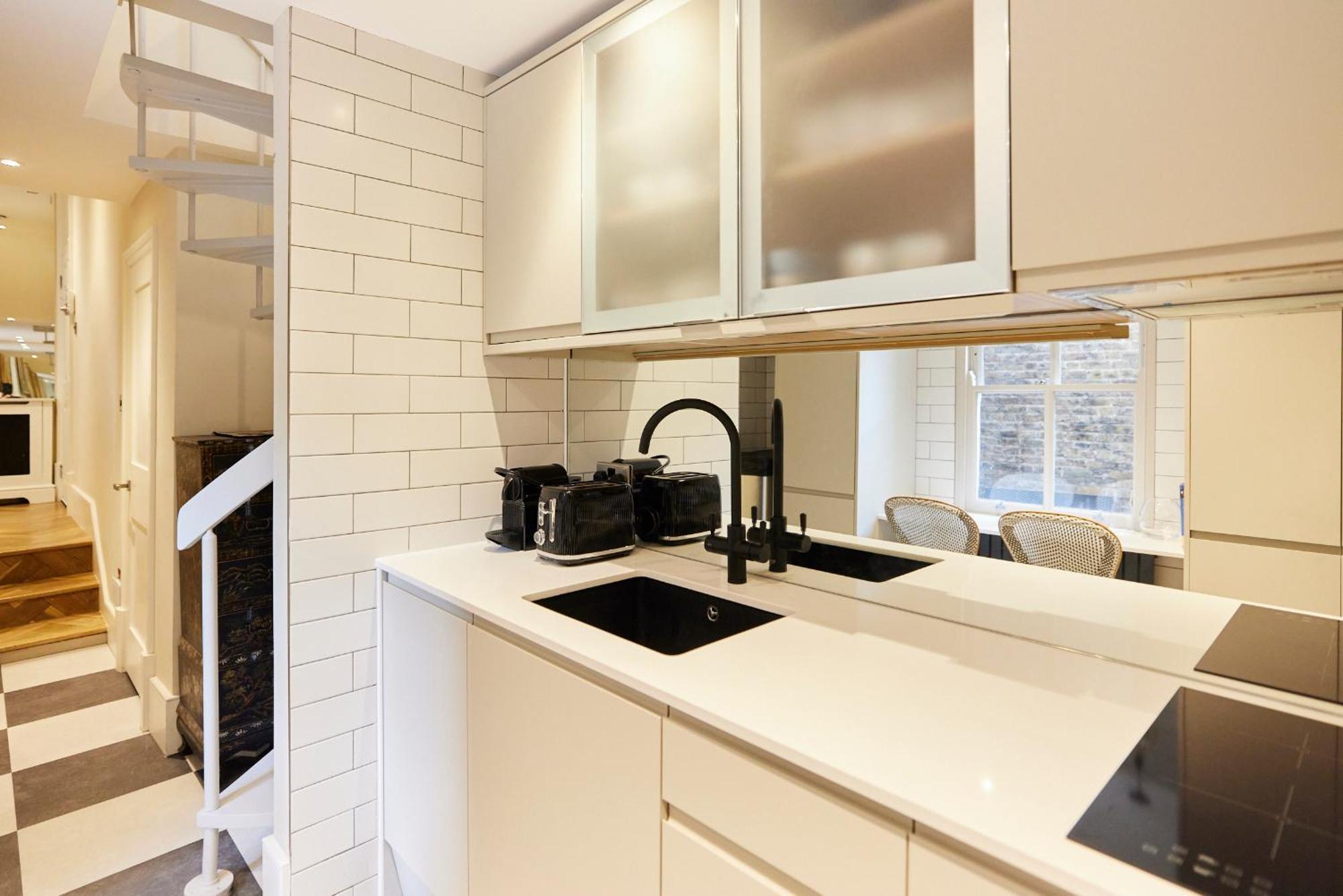 The Designers Kensington - Stylish 1bdr Flat Apartment London