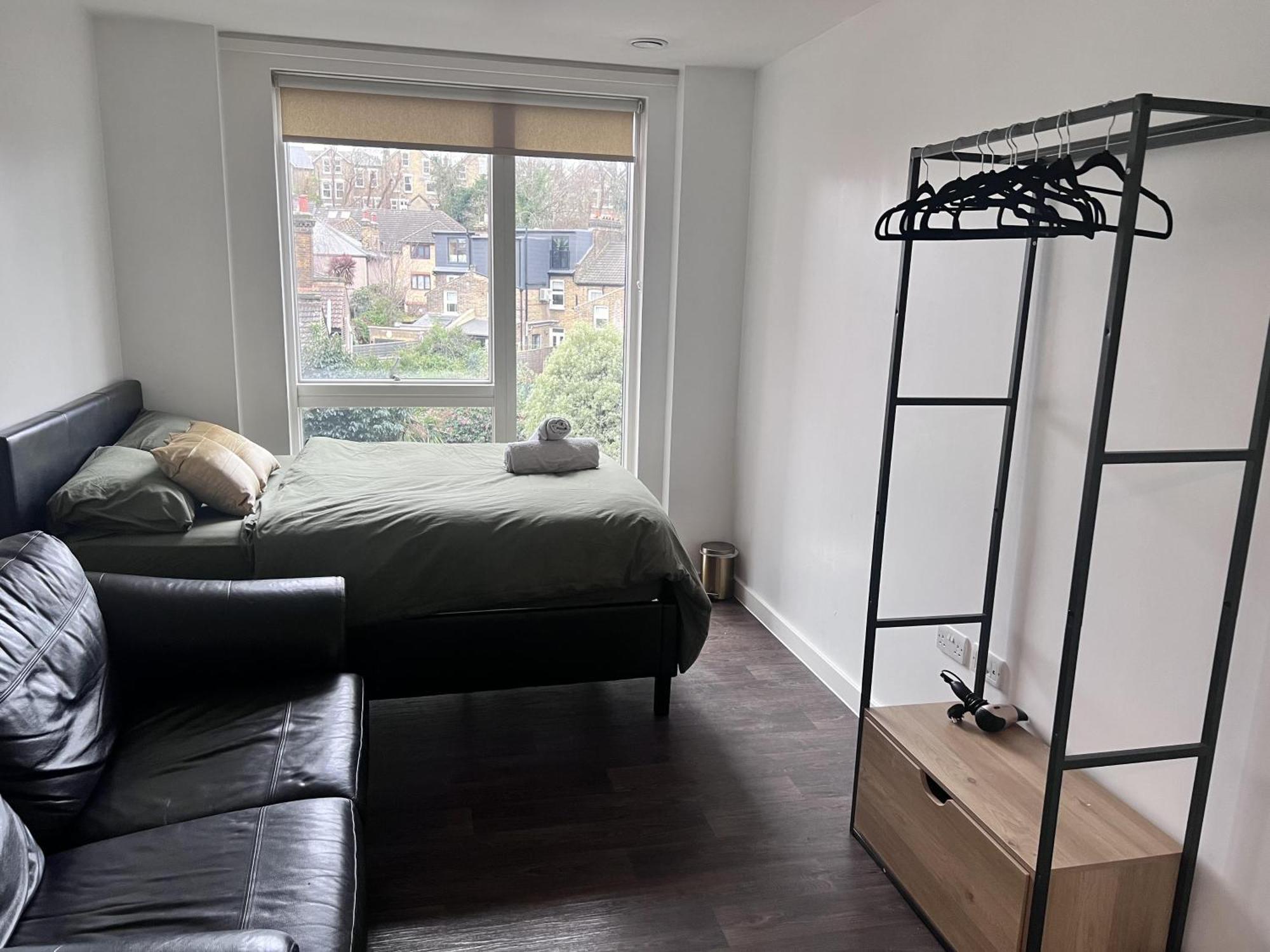 Apartment Remarkable 1-bed In With Balcony