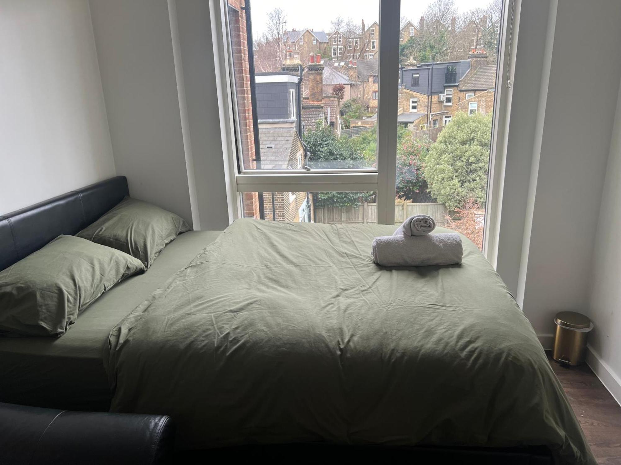 Remarkable 1-bed In With Balcony Apartment *