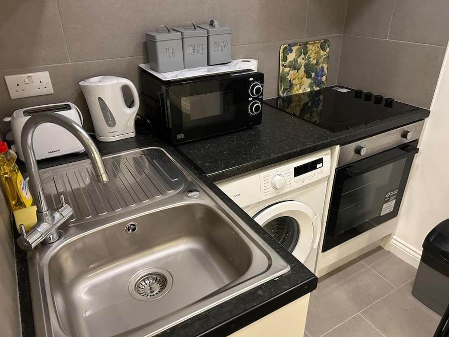City Studio Escape Near Emirates Apartment London
