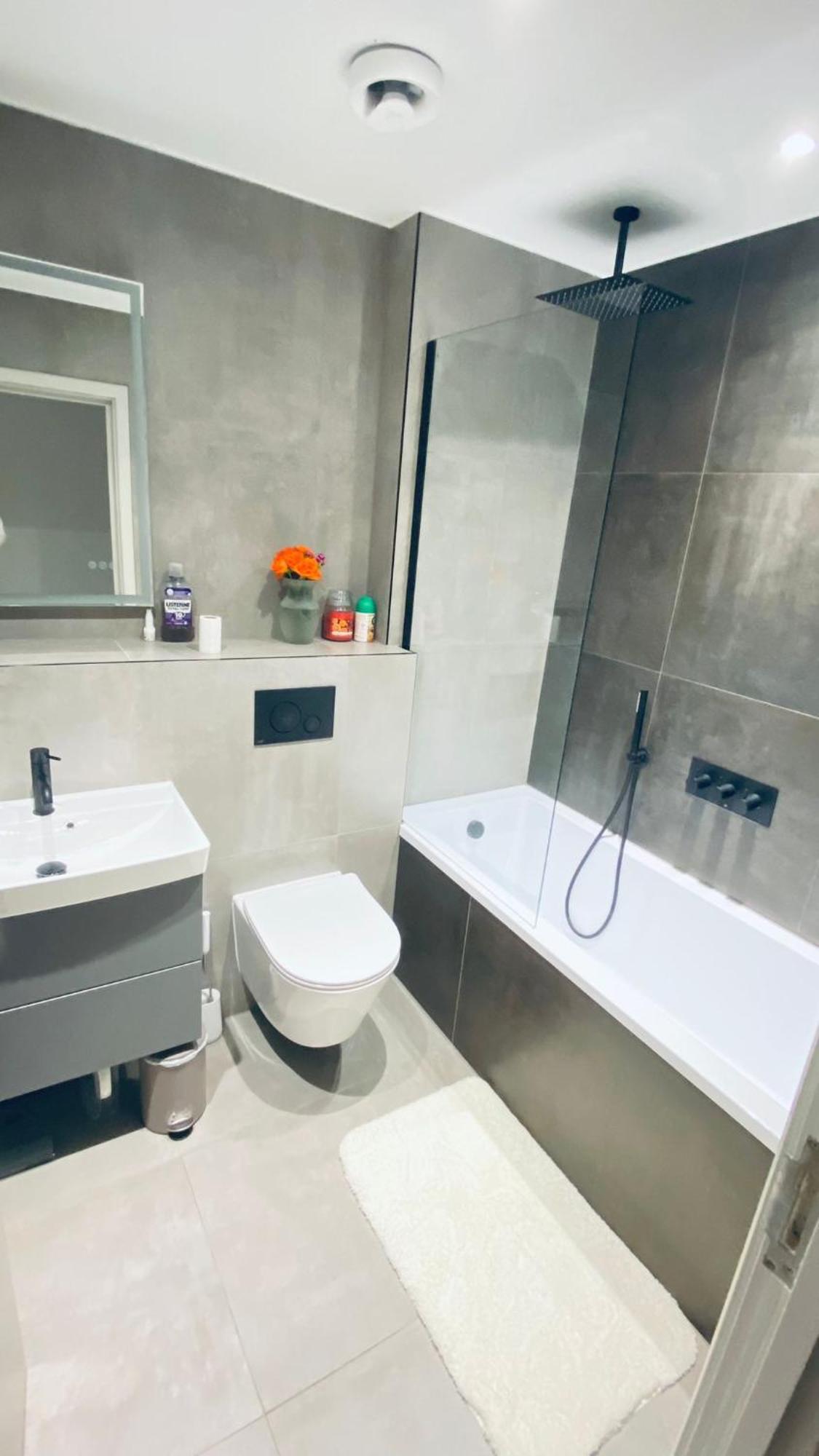 Shadwell - Walking Distance To Tower Bridge, Two Stations In Close Proximity * London