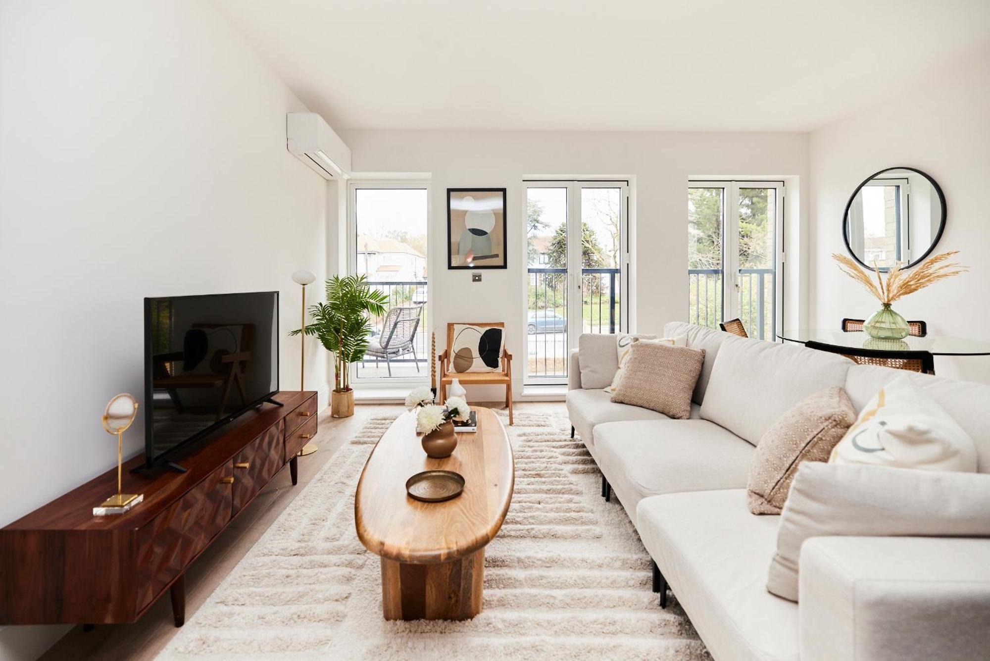 The Wembley Park Gem - Lovely 2bdr Flat With Balcony Apartment *