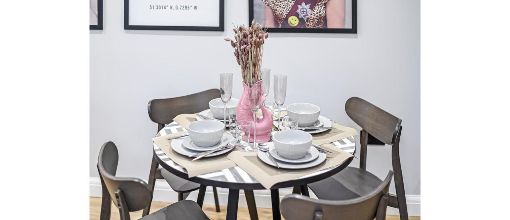 Apartment Calling: 2br Flat With Chic Flair London